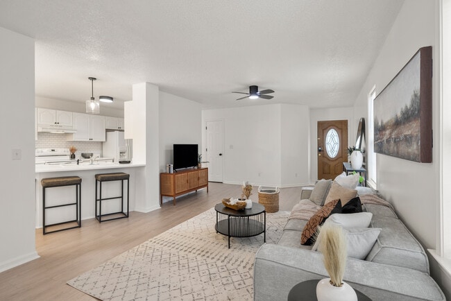 Building Photo - 515 Pearson Town Rd