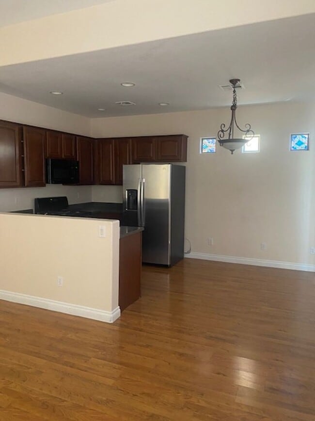 Building Photo - 8237 Apple Spice St