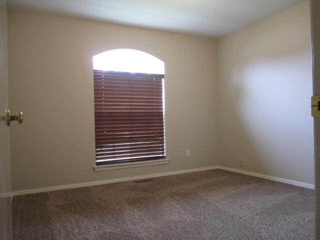 Building Photo - 1401 Copperfield Dr