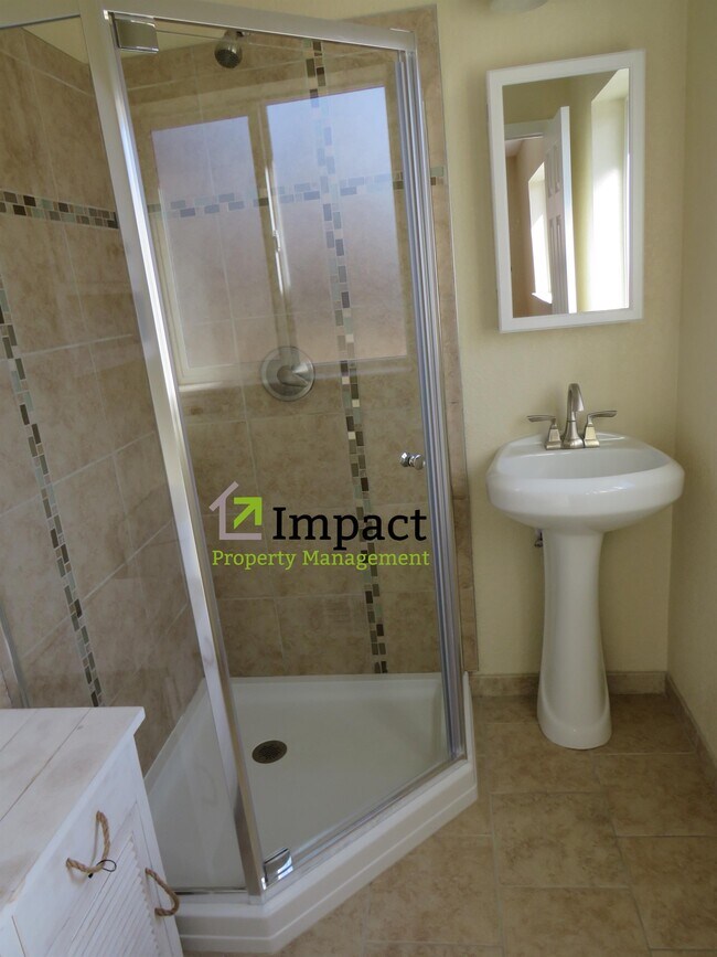 Building Photo - 5564 E Utah Pl