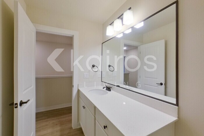 Building Photo - 6914 Bluebell Ct