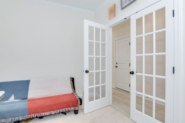 Building Photo - 3 Bedroom 2 Bathroom Ranch