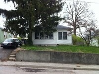 Building Photo - Kenwick Bungalow            20260620