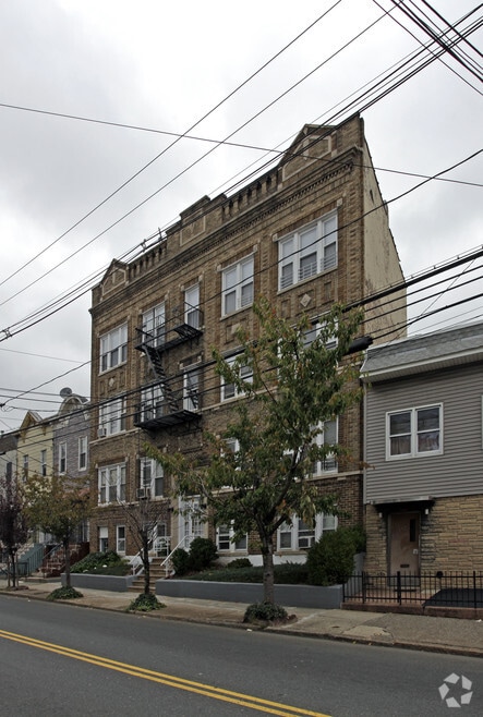 Building Photo - Angel View Apartments