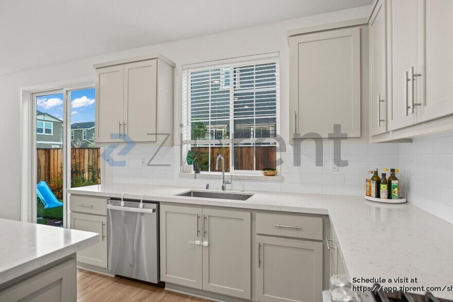 Building Photo - 1804 French Wy