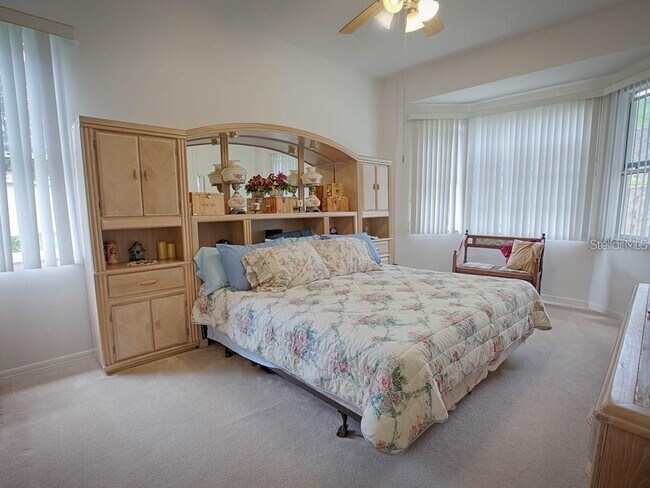 Building Photo - 2427 Caledonian St