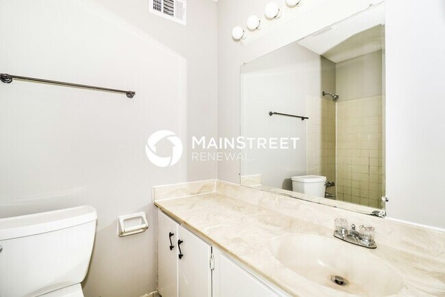 Building Photo - 3 Bedroom Pet-Friendly Home in Memphis, TN with Main Street Renewal