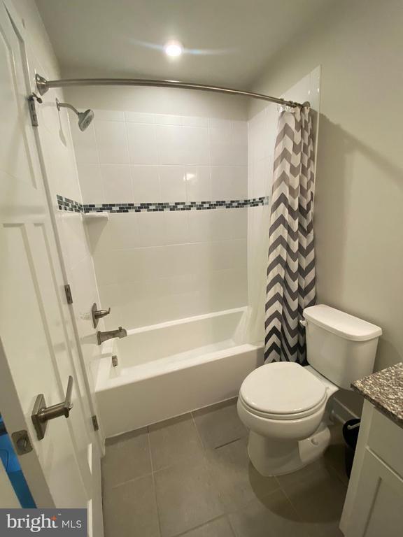 Building Photo - 6212 Editors Park Dr