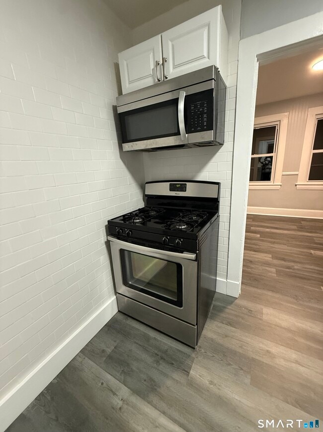 Building Photo - 36 Carver St