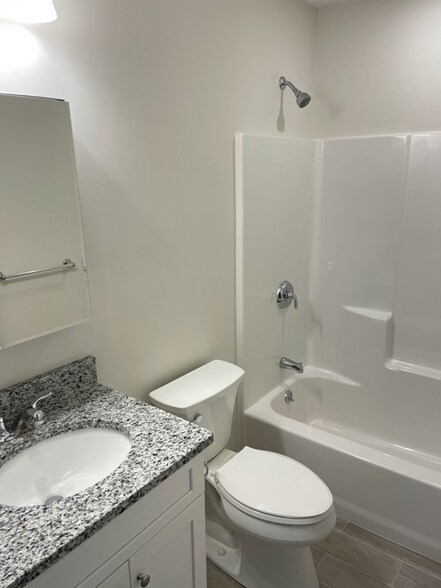 Building Photo - 10 Rebecca Ann Ln