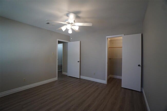Building Photo - 9100 Mountain Ridge Dr