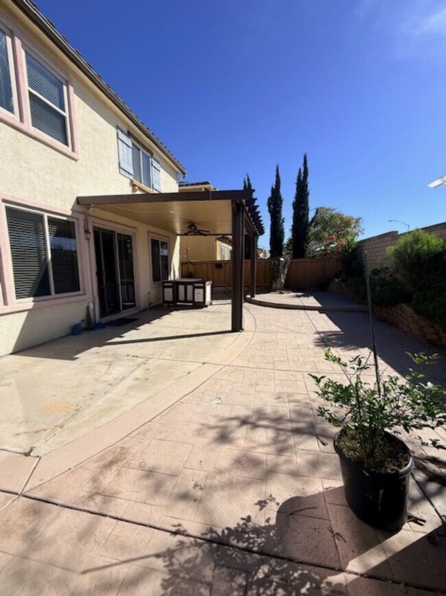 Building Photo - Beautiful Oceanview Hills house