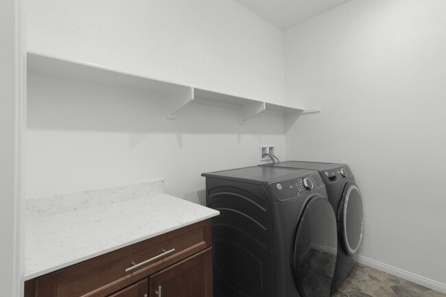 Building Photo - 3511 Pear Ct