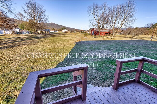 Building Photo - 2 Bed 1 Bath