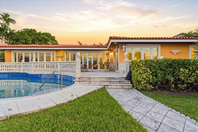 Building Photo - 1249 Biscaya Dr