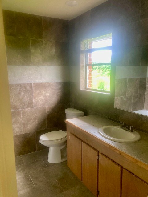 Building Photo - 1001 McDonald Dr