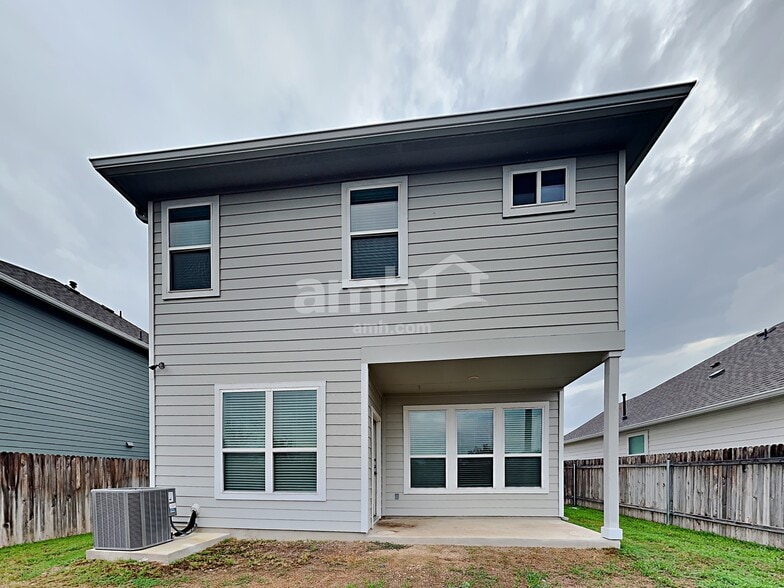 Building Photo - 413 Pebble Bend