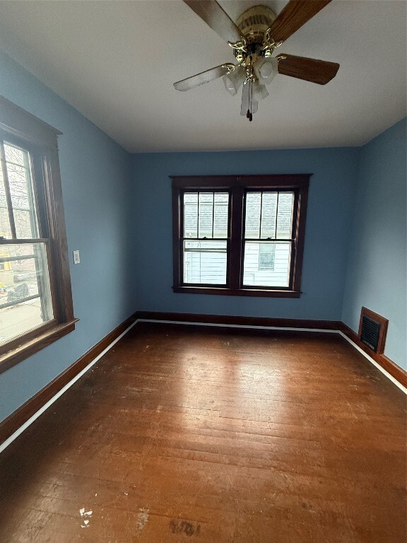 Building Photo - 20 Elm St