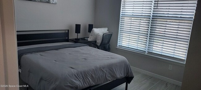 Building Photo - 5090 Daybreak Dr