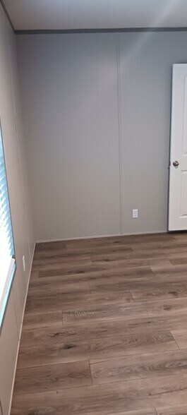 Building Photo - 49 Thousand Oaks Dr