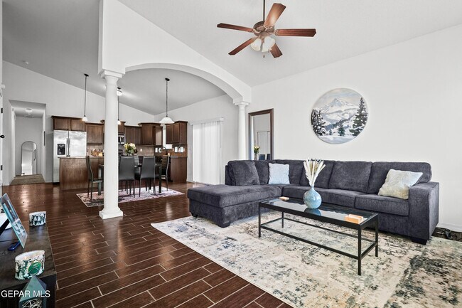 Building Photo - 3768 Loma Adriana