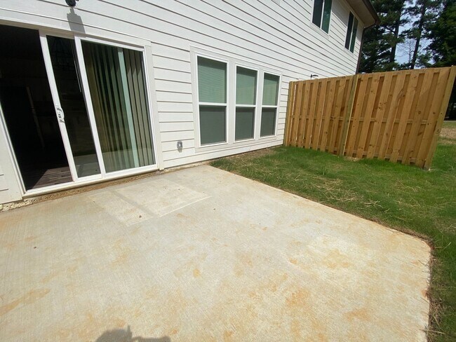 Building Photo - 34 Lyons Dr NW