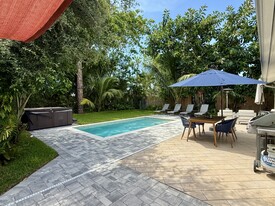 Building Photo - 465 8th St N