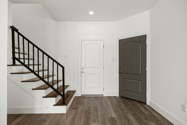 Building Photo - 4512 Noble St