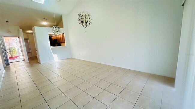 Building Photo - 12121 Augusta Woods Cir