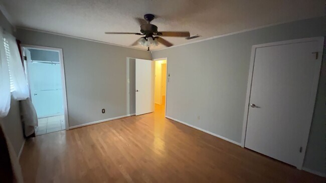 Building Photo - 415 Orchid Dr