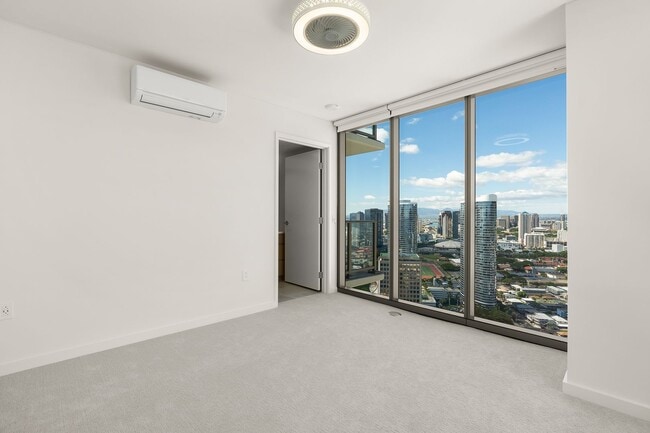 Building Photo - High-Floor Corner 2BR/2BA/2PK | Floor-to-C...