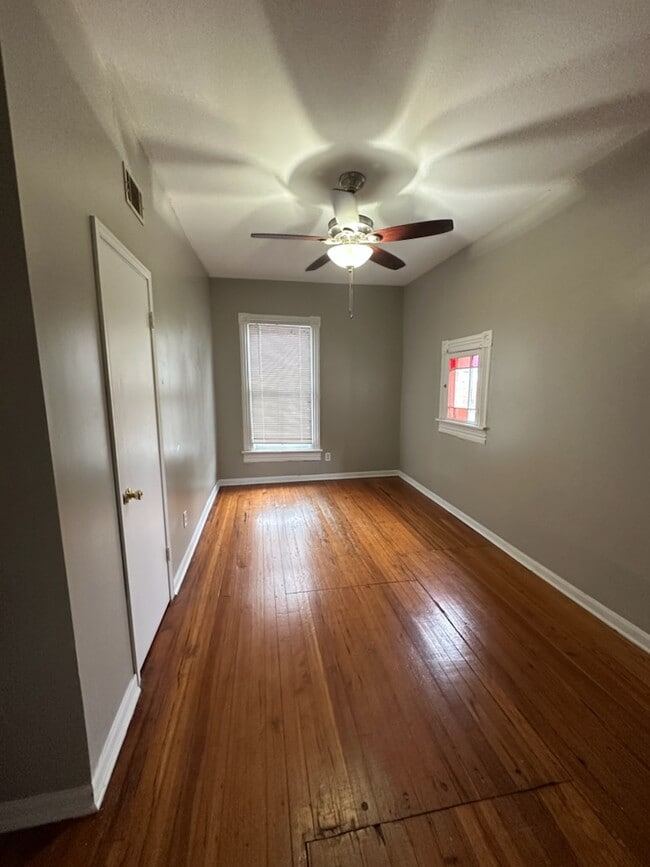 Building Photo - 126 E College St