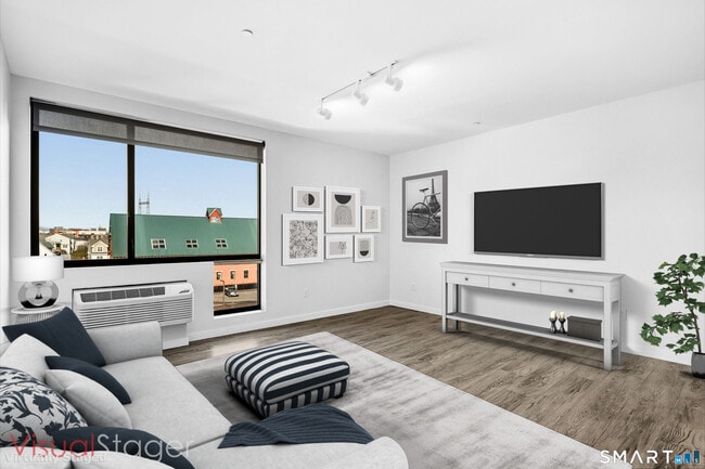 Building Photo - 19 Day St