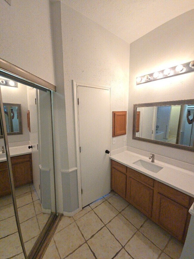 Building Photo - 8718 Roaring Point Dr