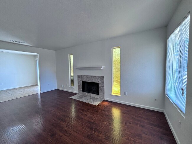 Building Photo - 3148-3150 Laurelhurst Drive