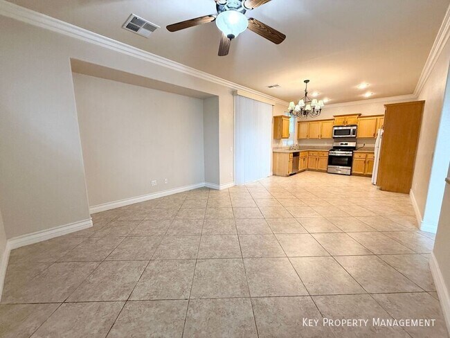 Building Photo - 10511 Broadhead-