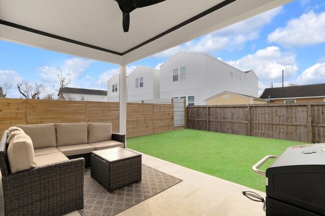 Building Photo - 6726 Dumble St