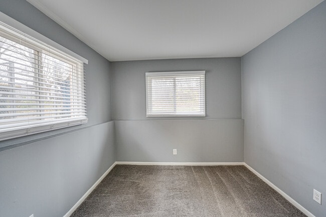 Building Photo - 839 Bishop Ave