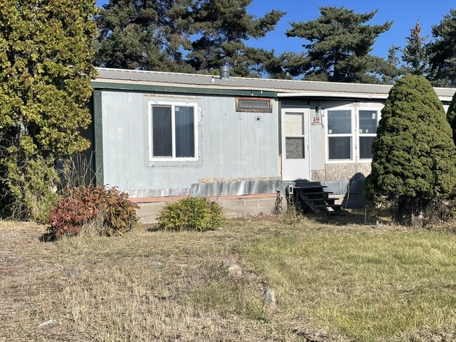 Building Photo - 39141 Reeves Ln