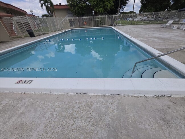 Building Photo - 12811 SW 43rd Dr
