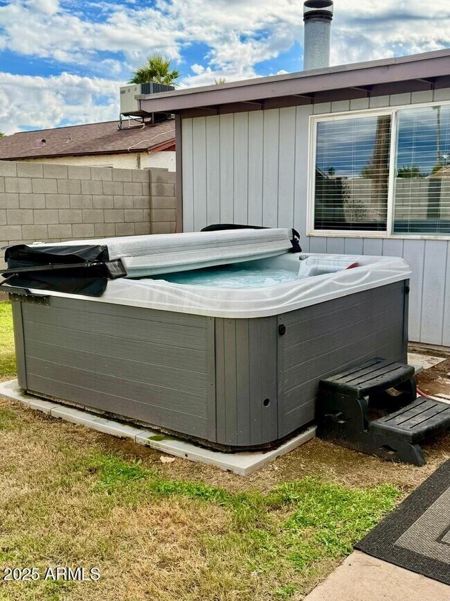 Building Photo - 3428 E Acoma Dr