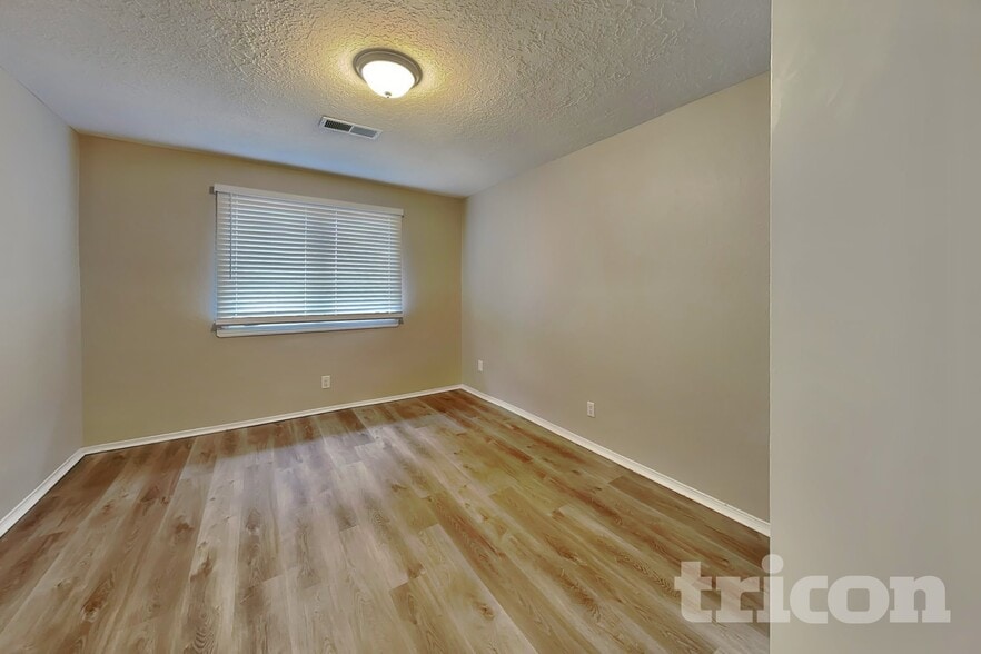 Building Photo - 1416 Nemesia Pl NE