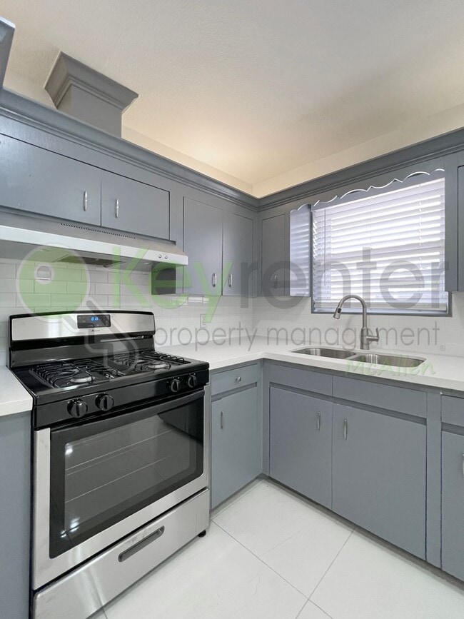 Building Photo - 415 N 17th St