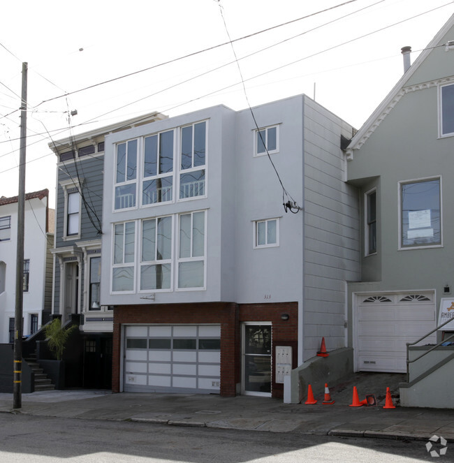 Primary Photo - 313 30th St