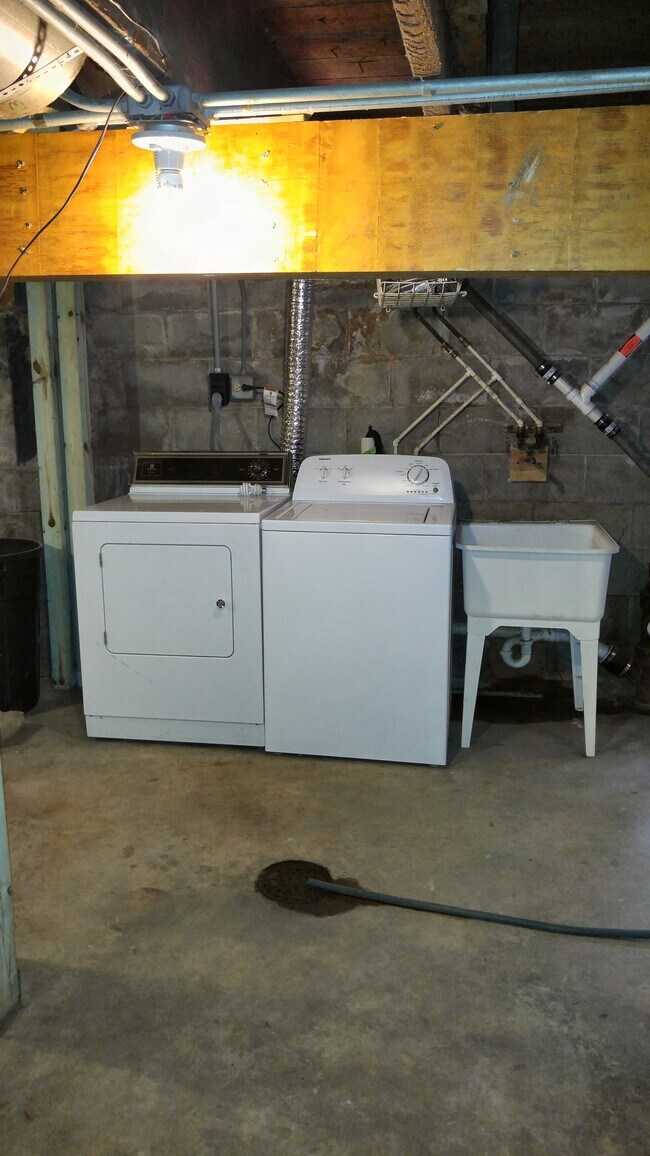 Basement Laundry - 1015 E Gorham St