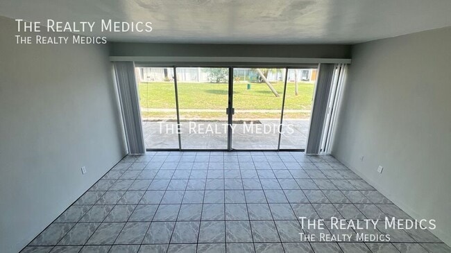 Building Photo - 1010 N Fiske Blvd