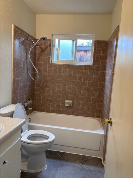 Building Photo - 139 W Lassen Ave