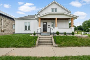 Building Photo - 25 Seward Ave NW