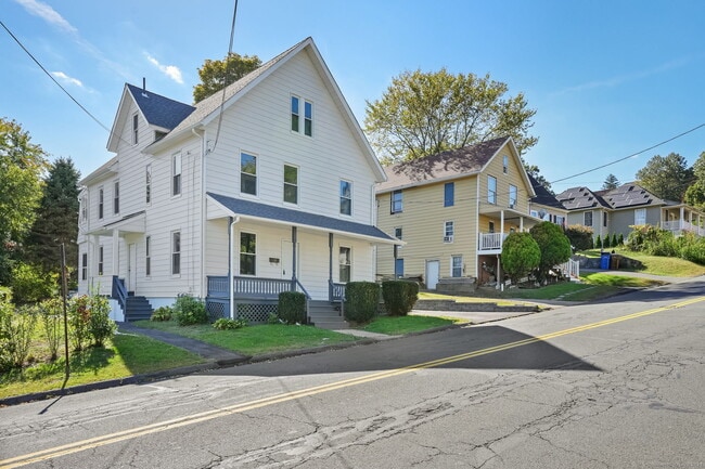 Primary Photo - 10 Perry Hill Rd