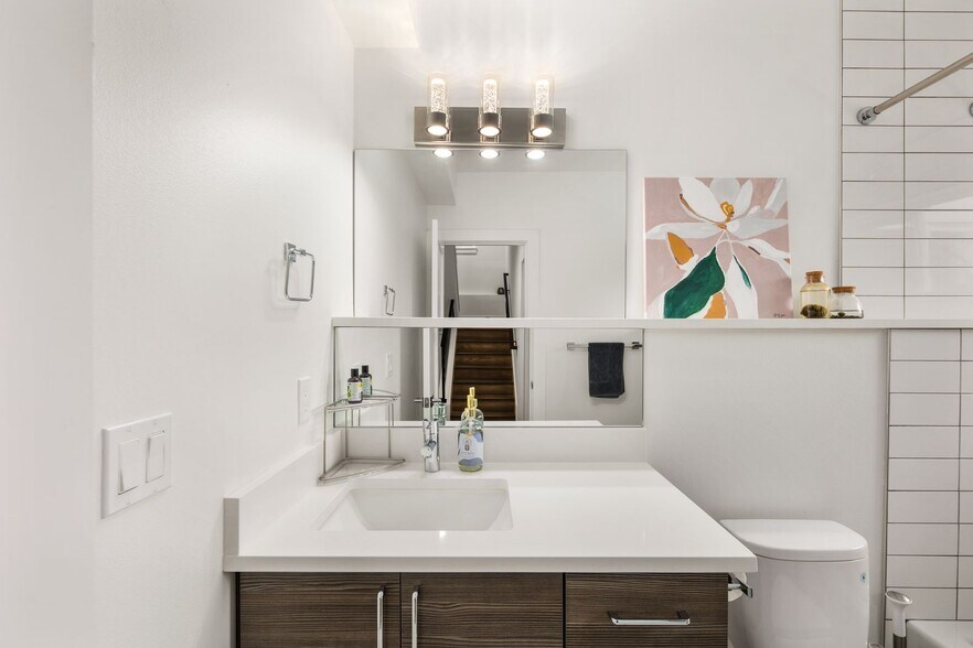 Building Photo - 4726 S Juneau St